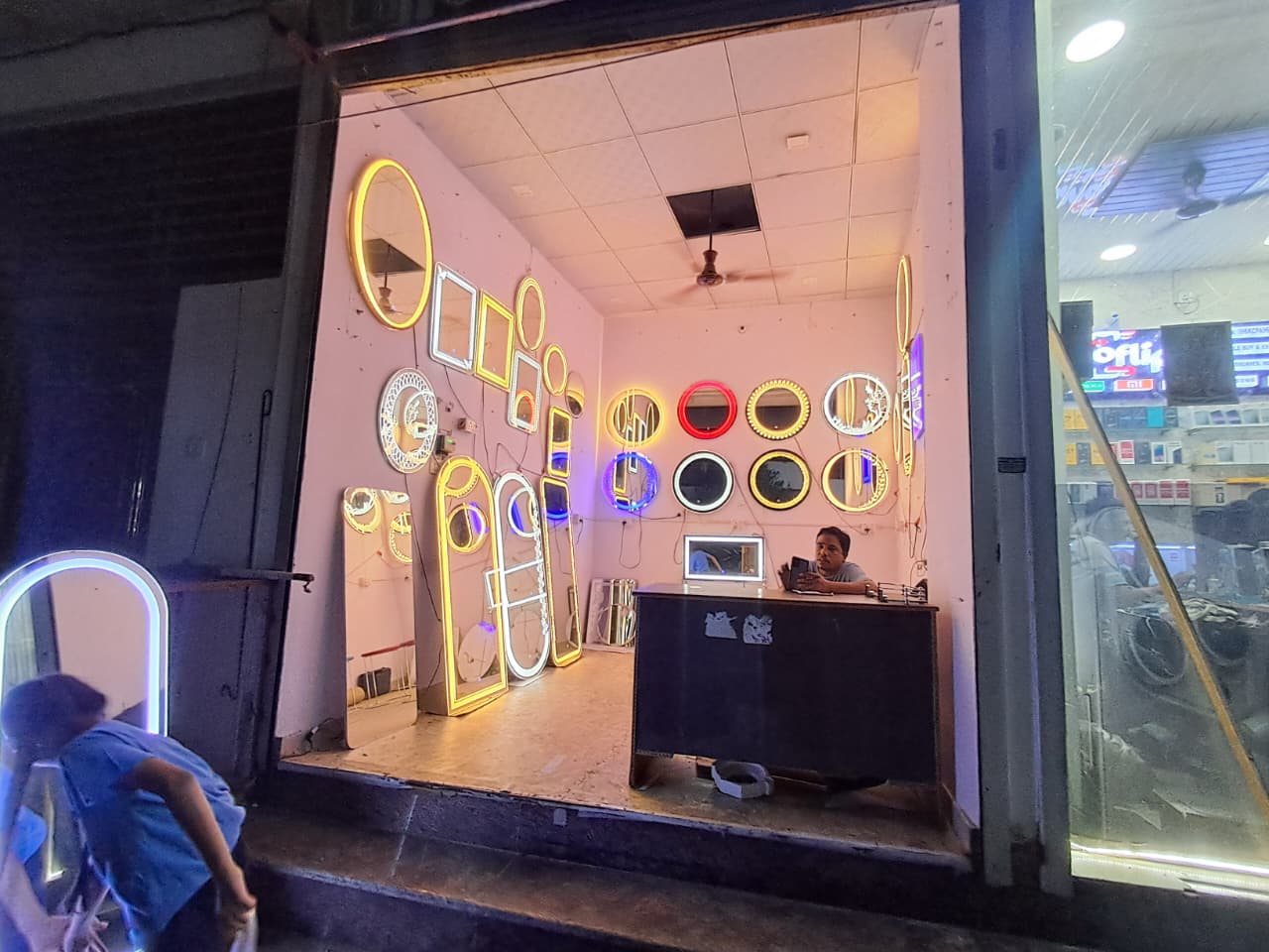 Indian Glass & Interior Rajajipuram | Glass & Aluminium Work Indian Glass & Interior Rajajipuram | Glass & Aluminium Work