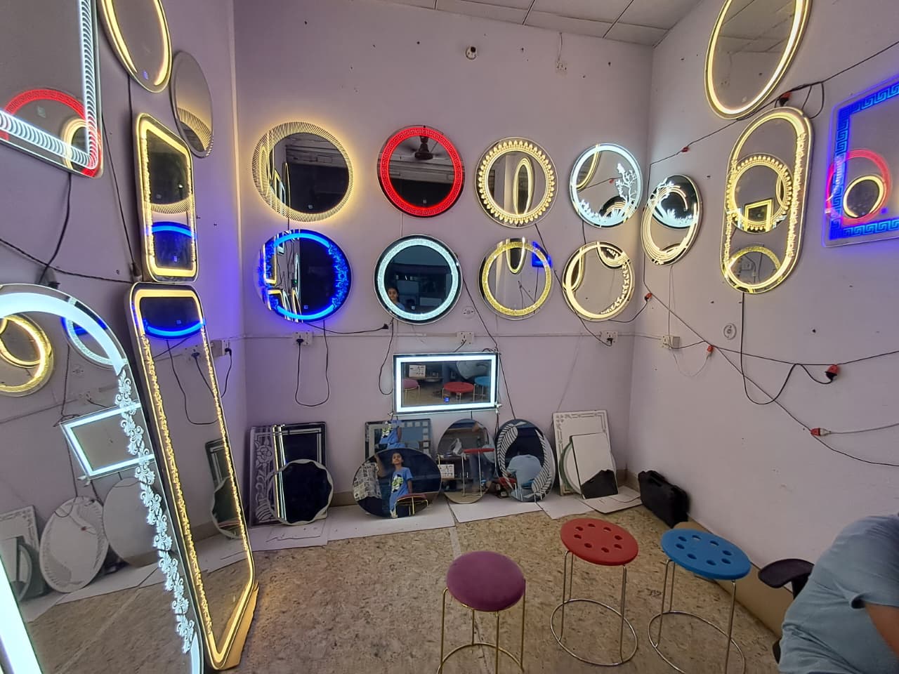 Indian Glass & Interior Rajajipuram | Glass & Aluminium Work Indian Glass & Interior Rajajipuram | Glass & Aluminium Work